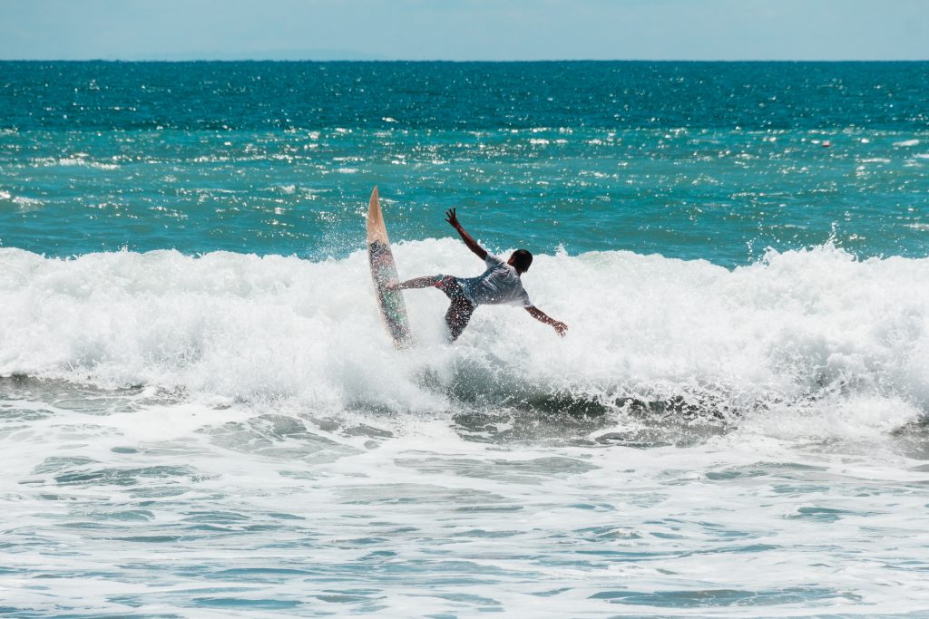 Surfing Tips for Beginners: A Comprehensive Guide